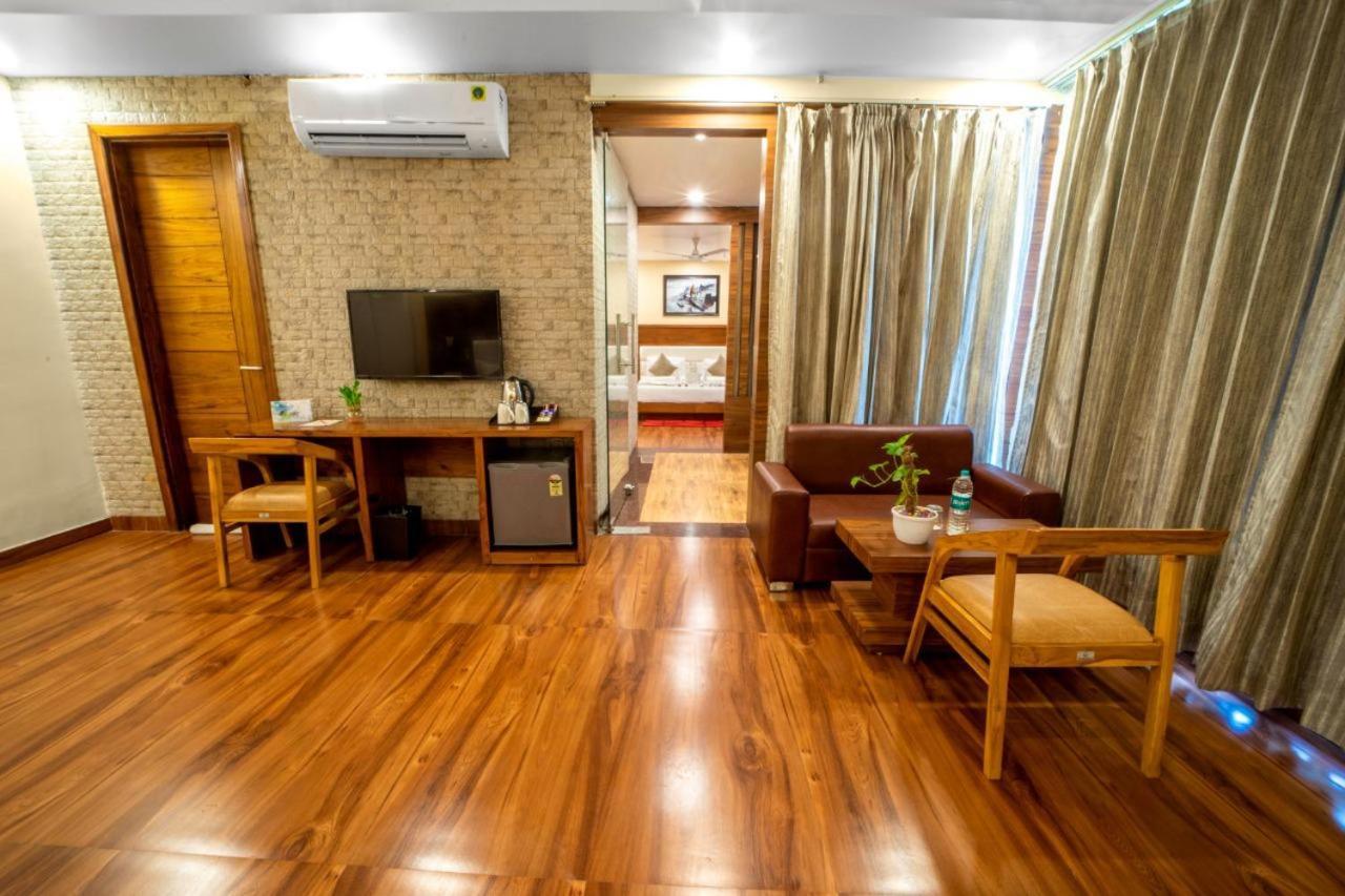 Hotel Divine Lakshmi Ganga Rishīkesh Dış mekan fotoğraf